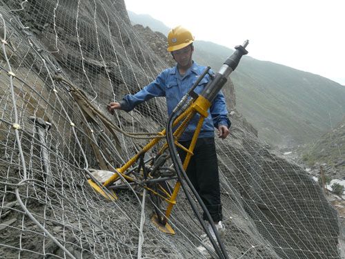 主动式柔性防护网施工工艺及网络工程应用探析